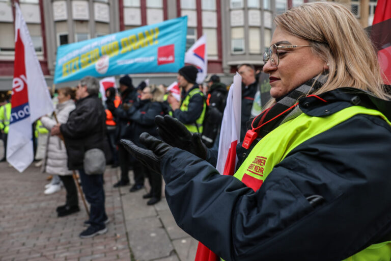 Gewerkschaftsmitglieder sollen künftig bei den Steuern entlastet werden. Foto: picture alliance/dpa | Oliver Berg