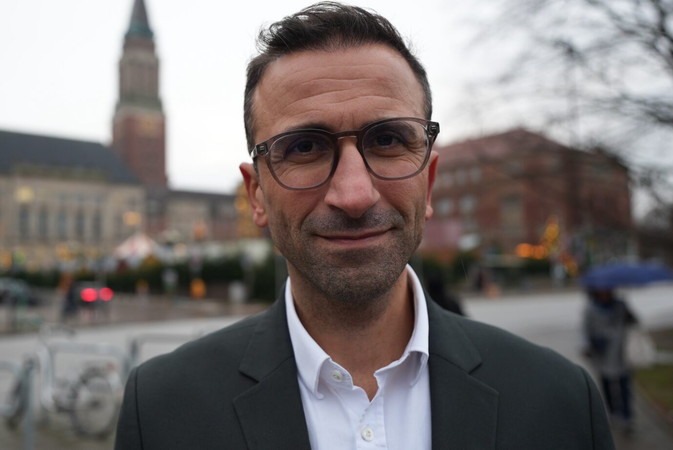 Schleswig-Holstein Kiel wählt mit Yilmaz erstmals einen Grünen zum Oberbürgermeister