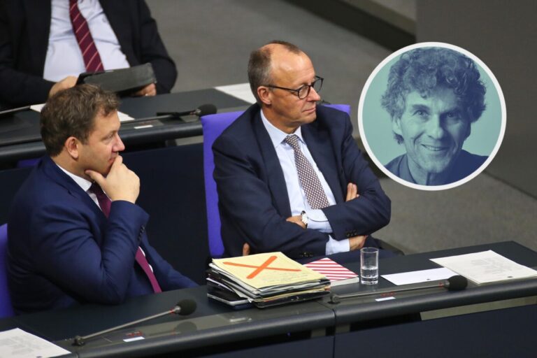 Bundesfinanzminister Lars Klingbeil (SPD, l.) und Bundeskanzler Friedrich Merz (CDU): In der Klemme. Die Abstimmung zum Rentenpaket entlarvt den Stillstand, in dem die deutsche Politik gefangen ist. (Themenbild/Collage)