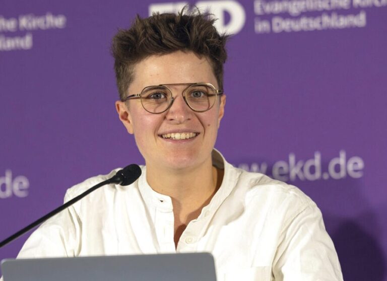 Die Präses der Synode der Evangelischen Kirche in Deutschland (EKD), Anna-Nicole Heinrich. Foto: picture alliance / epd-bild | Paul-Philipp Braun