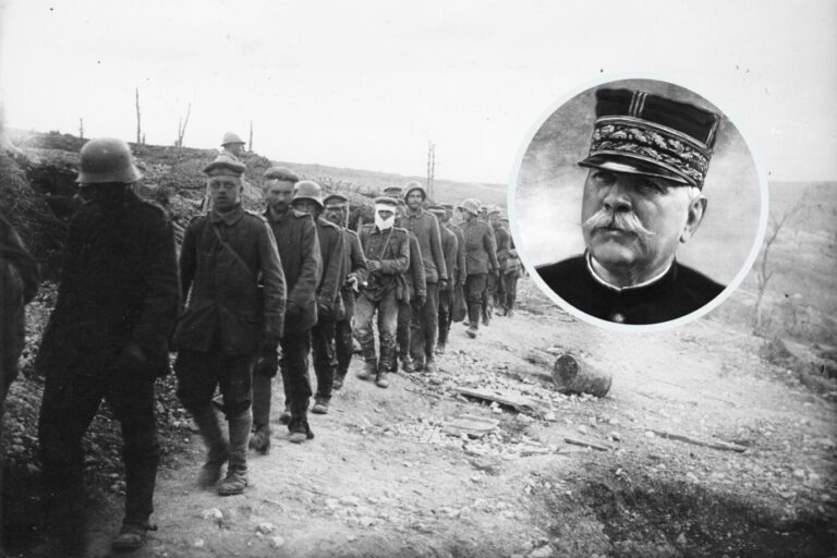Deutsche Kriegsgefangene nach der Schlacht um Verdun, 1917: Zu dem Zeitpunkt wurde Joseph Joffre (im Zirkel) zum Marschall befördert. (Themenbild/Collage)