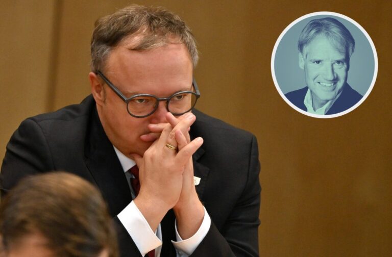 Auch der Verlust des Doktortitels kann ihm nichts anhaben: Thüringens Ministerpräsident Mario Voigt (CDU).