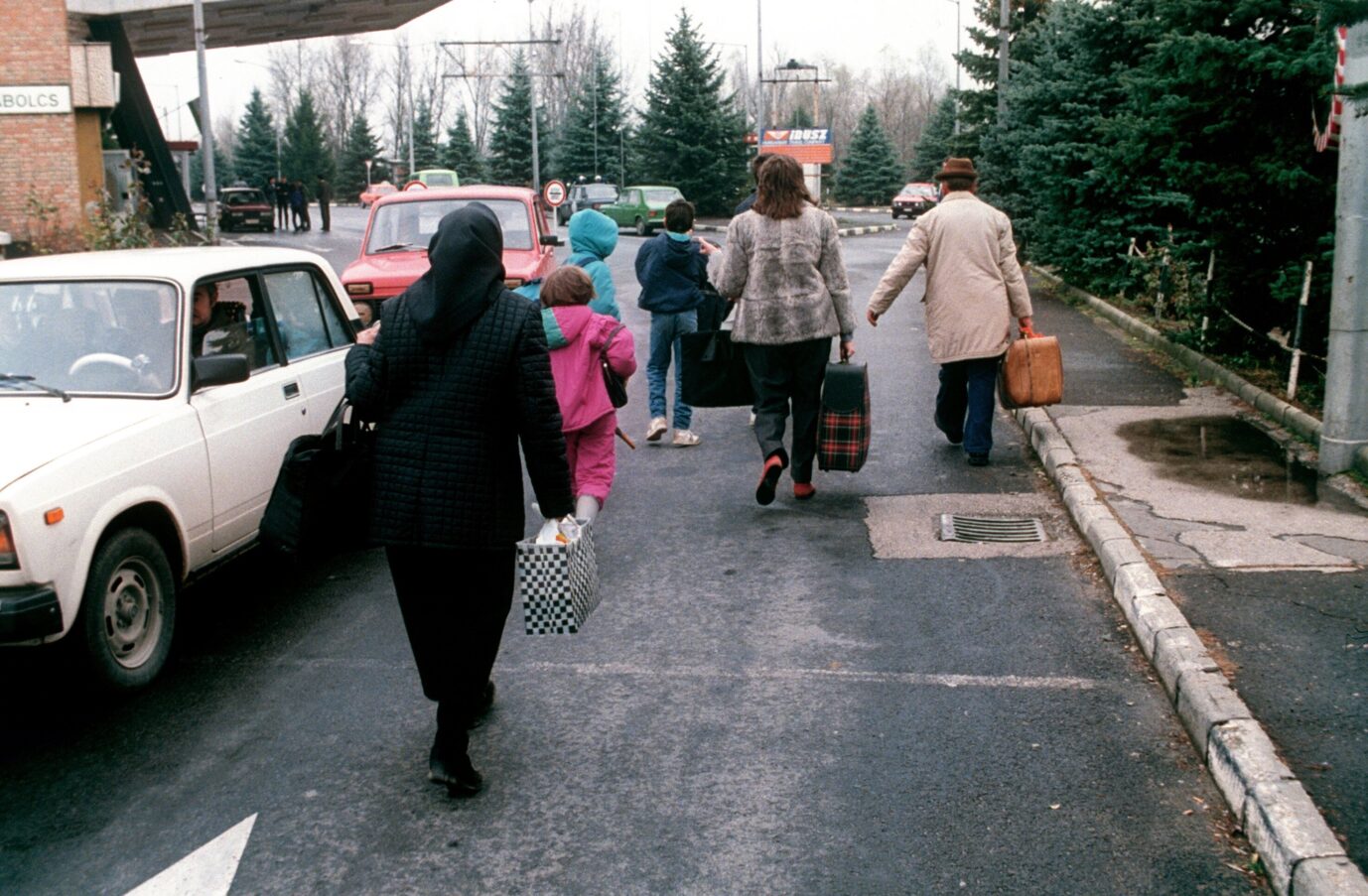 Die Kriege auf dem Balkan führten in den 1990ern zu Flüchtlingsströmen nach Deutschland, aber nach Kriegsende setzte die Bundesregierung auf Remigration.