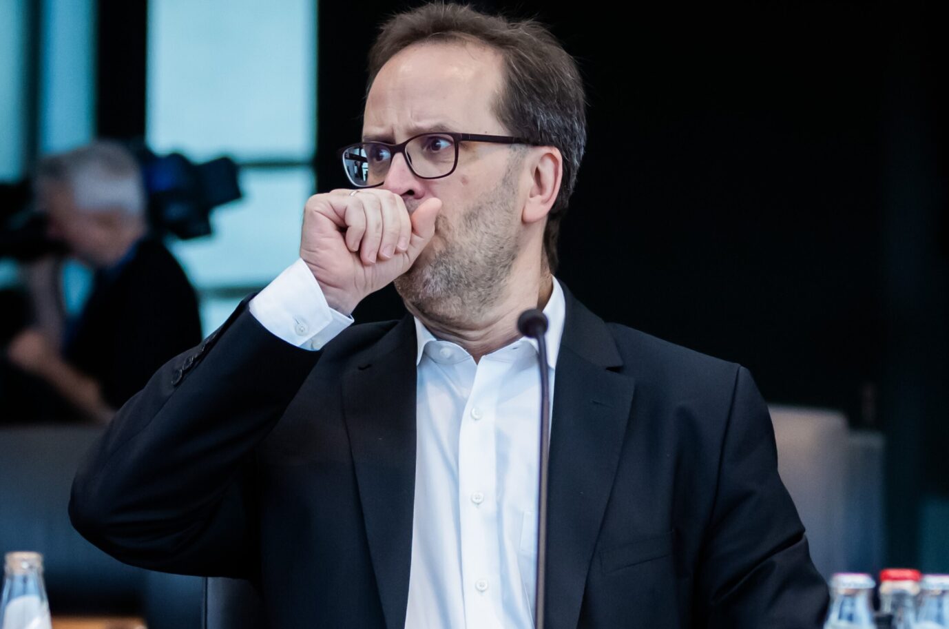 Speicher halb leer: Der Chef der Bundesnetzagentur, Klaus Müller (Grüne), ruft die Deutschen zum Gassparen auf.