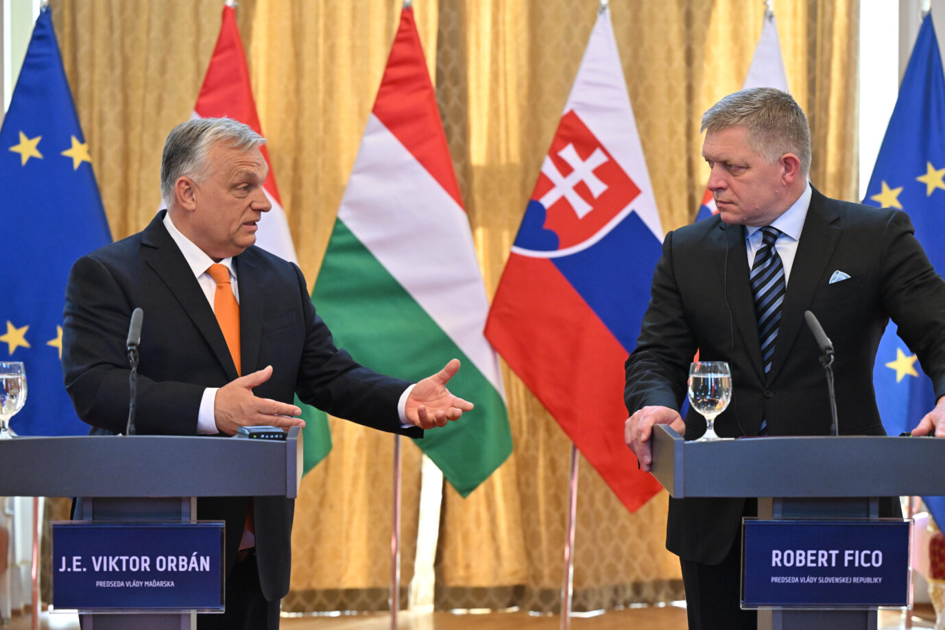 Der ungarische Ministerpräsident Viktor Orbán (l.) und der slowakische Ministerpräsident Robert Fico: Droht durch die Beneš-Dekrete eine Krise zwischen Ungarn und der Slowakei?