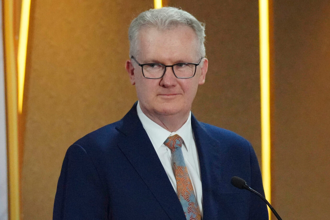Das Bild zeigt Australiens Innenminister Tony Burke. Er hat einem Islamkritiker das Visum verwehrt.
