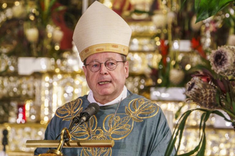 Der Vorsitzende der Deutschen Bischofskonferenz, Georg Bätzing, predigt im September im Dom zu Fulda.