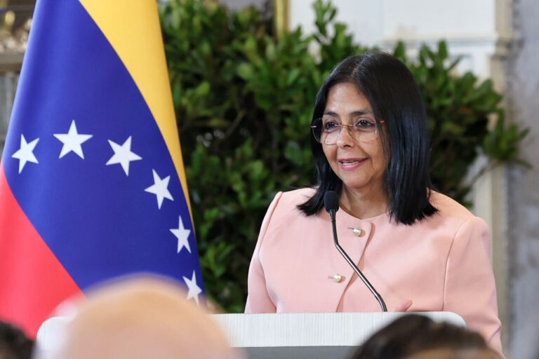 Delcy Rodríguez ist die neue starke Frau in Venezuela; so lange die USA es erlauben.