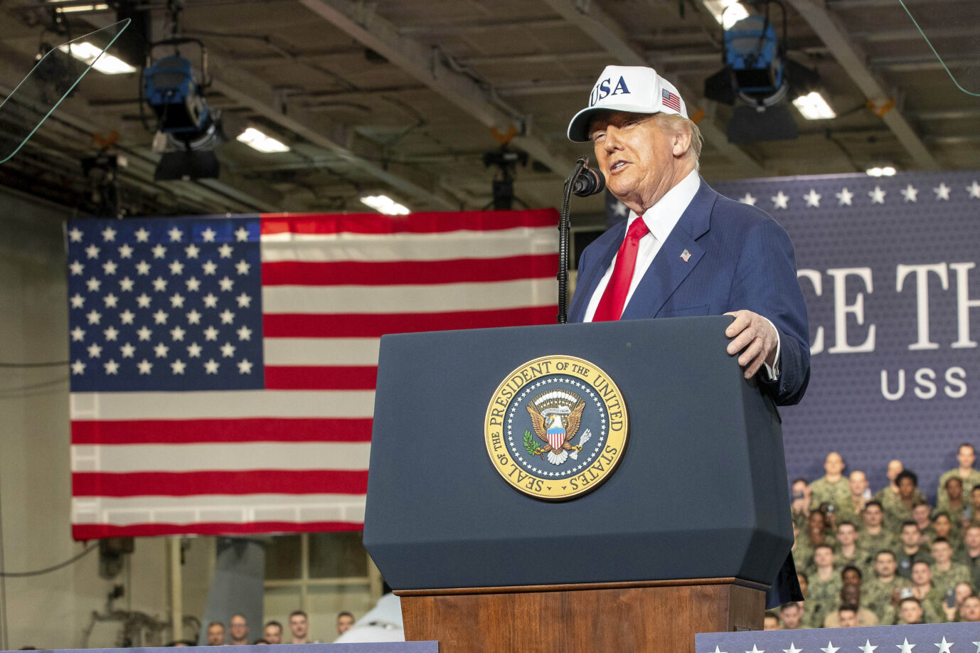 US-Präsident Donald Trump wird für Europas Rechtsparteien zum Problem, wenn sie sich zu sehr an ihn lehnen.