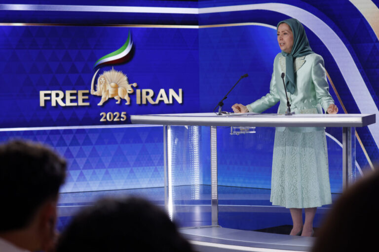 Das Bild zeigt die Chefin des Nationalen Widerstandsrats Iran, Maryam Rajavi.