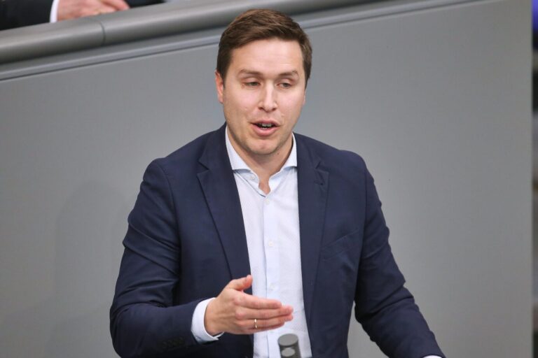 Will den deutschen Supermärkten auf den Kassenzettel schauen: SPD-Fraktionsvize Esra Limbacher. Foto: picture alliance / dts-Agentur