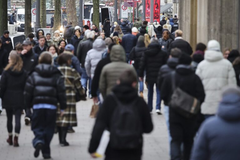 In Deutschland schrumpft die Bevölkerung. Hier eine Szene aus der Mönckebergstraße in Hamburg.