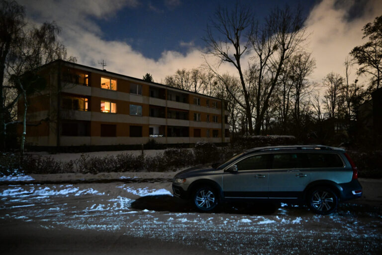 Nach einem linksextremen Anschlag sitzen in Berlin zehntausende Berliner im Dunkeln.