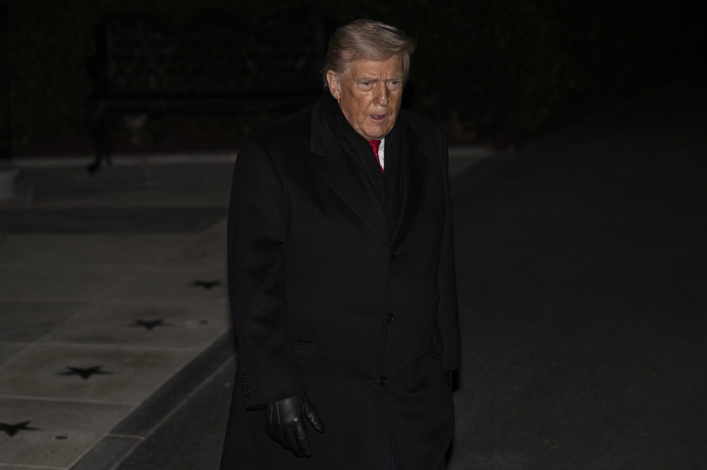 „Es wird interessant“: US-Präsident Donald Trump kurz vor dem Abflug nach Davos vor dem Weißen Haus.