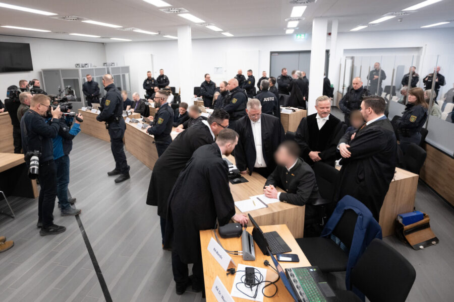 Der Verhandlungssaal im OLG Dresden. Foto: picture alliance/dpa/dpa Pool | Sebastian Kahnert