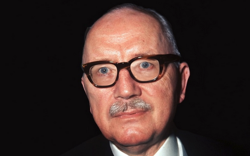 Der deutsche Soziologe und Philosoph Arnold Gehlen in den 70er Jahren. Er wurde am 29. Januar 1904 in Leipzig geboren und starb am 30. Januar 1976 in Hamburg. 1971 wurde er mit dem Adenauer-Preis für Wissenschaft ausgezeichnet. [dpabilderarchiv]