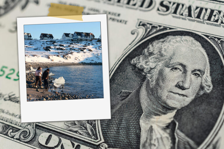 Eine Siedlung in Grönland ist an eine Dollarnote, den Greenback geklebt.