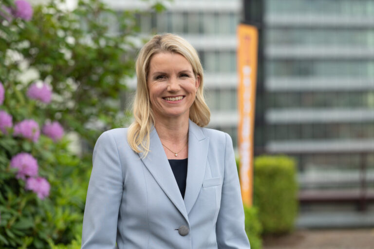 Ist ihrem Jon als Finanzvorstand bei der Deutschen Bahn wieder los: Karin Dohm. Foto: picture alliance/dpa | Sebastian Gollnow