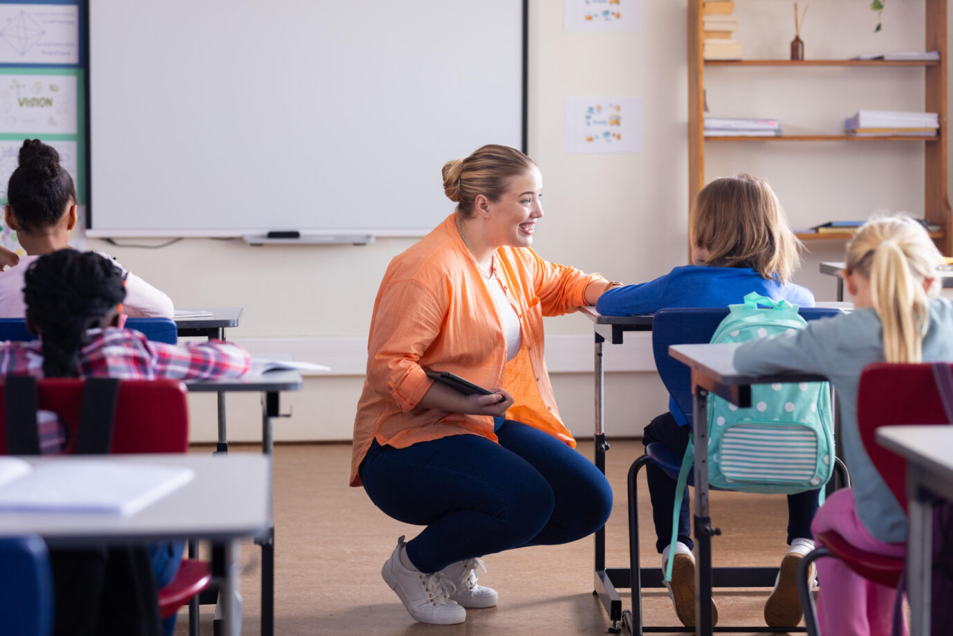 Die Hamburger Schulbehörde will, dass Lehrer politisch nicht neutral sind. Das forderte die Bildungsstaatsrätin Katharina von Fintel in einer Rede im Hamburger Rathaus.