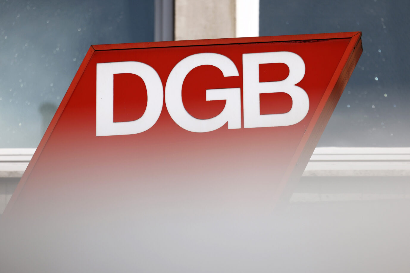 Der Deutsche Gewerkschaftsbund (DGB) für die Region Köln-Bonn sitzt am Hans-Böckler-Platz in Köln. Der DGB ist die Stimme der Gewerkschaften gegenüber den politischen Entscheidungsträgern, Parteien und Verbänden in der Region. (Themenbild, Symbolbild) Köln, 27.08.2025. NSDAP Vergleich gezogen
