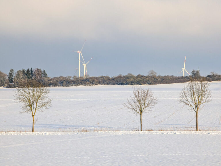 Onshore-Windkraftanlagen in Fulda: Im Januar wurden in ganz Deutschland 13 Terawattstunden Windstrom erzeugt. Es geht um nur eine der erneuerbaren Energiequellen. (Themenbild)