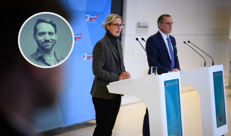 Alice Weidel (l) und Tino Chrupalla, die Vorsitzenden der AfD-Bundestagsfraktion, äußern sich vor Beginn der Sitzung der AfD-Fraktion im Deutschen Bundestag zu aktuellen Themen.