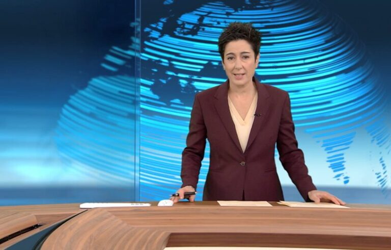 ZDF-Moderatorin Dunya Hayali im "heute journal": KI-Videos sorgen für Probleme.