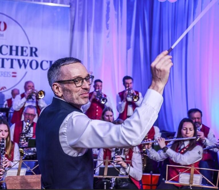 Liegt in allen Umfragen weit vorne: FPÖ-Chef Herbert Kickl. Foto: IMAGO / Daniel Scharinger