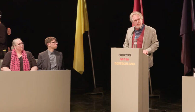 Publizist Harald Martenstein hält beim Prozeß gegen Deutschland eine Brandrede gegen ein AfD-Verbot. Die Verbotsbefürworter attackiert er scharf.