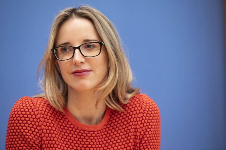 Hat sich nach den schweren Vorwürfen des Plagiatsjägers Stefan Weber an ihre Anwälte gewandt: Ex-Ethikrat-Chefin Alena Buyx. Foto: IMAGO / Christian Thiel
