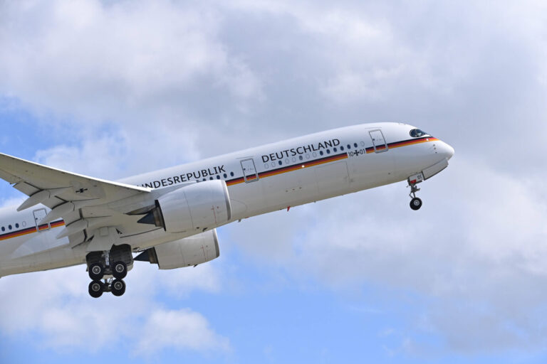 . Leerflüge. Hebt öfter leer als mit Ministern ab: Die Flugbereitschaft der Bundeswehr. Foto: IMAGO / Jan Huebner