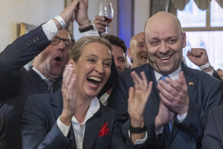 Freude bei AfD-Bundeschefin Alice Weidel und dem AfD-Landessprecher Robert Lambrou – hier bei der Landtagswahl 2023.