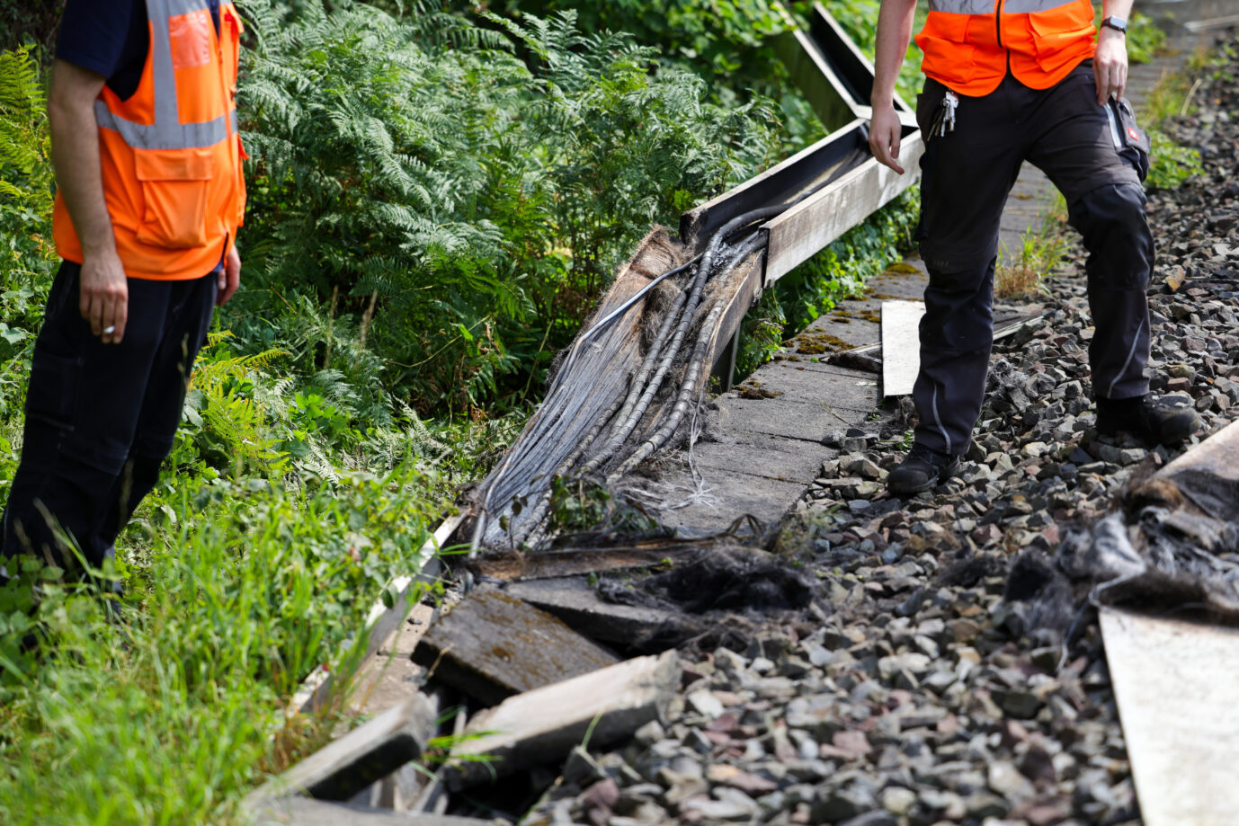 Immer wieder verüben Linksextremisten Anschläge auf die Bahn.
