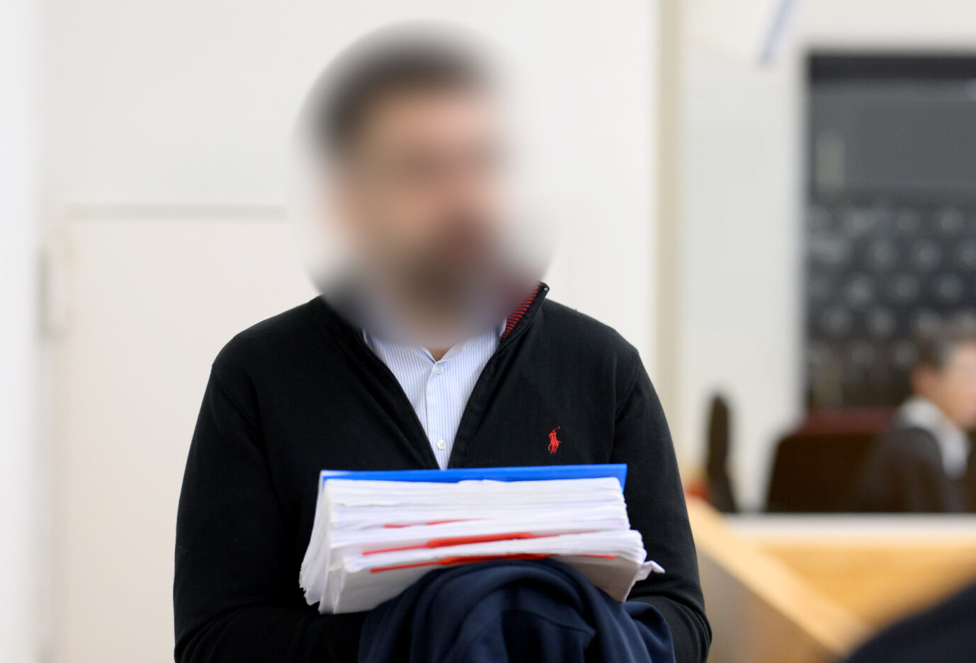 Der Staatsanwalt hat laut Urteil gegen Geld eine international agierende Kokain-Bande mit Informationen versorgt haben. Foto: picture alliance/dpa | Julian Stratenschulte