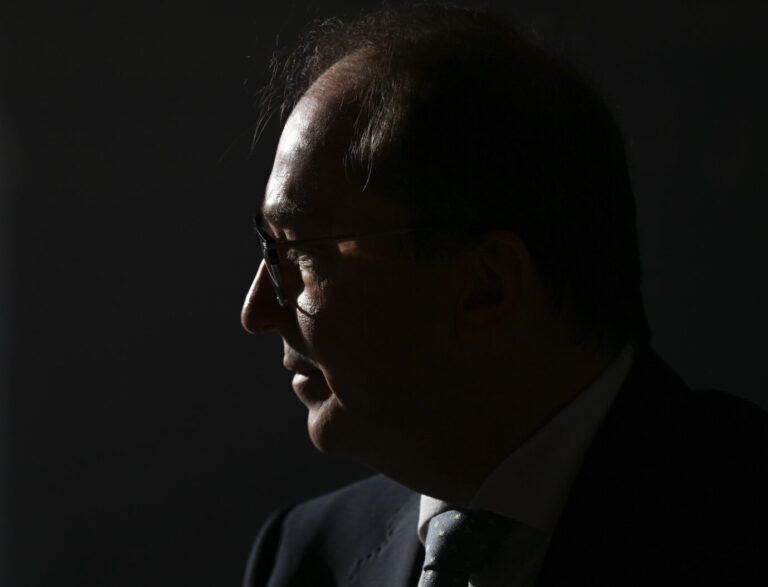 Alexander Dobrindt (CSU), Bundesinnenminister, nimmt an einer Pressekonferenz im Bundeskriminalamt (BKA) zu den Bundeslagebildern Rauschgift und Organisierte Kriminalität 2024 teil.