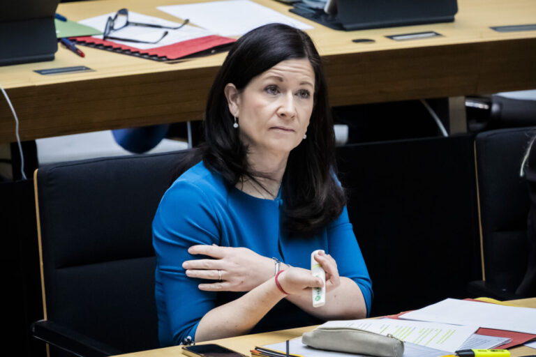 Berlins Bildungssenatorin Katharina Günther-Wünsch (CDU): „Hier wurden Rechtsgrundlagen und Fragen zum Kinderschutz missachtet.“ Es geht um mutmaßliche sexuelle Übergriffe durch Migranten in einem Jugendklub in Berlin-Neukölln. (Themenbild)