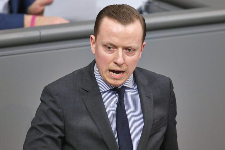 Sieht eine neue Flüchtlingswelle auf Deutschland zurollen: Adis Ahmetovic (SPD). Foto: picture alliance / dts-Agentur |