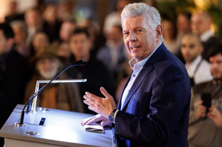 Münchens Oberbürgermeister Dieter Reiter bittet um Entschuldigung, weil er „Neger“ gesagt hat.