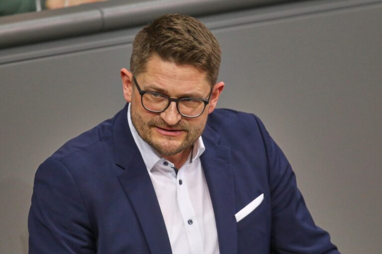 Der Landeschef der AfD Brandenburg, René Springer: „Gerade bei jungen Menschen zeigt sich der Wunsch nach politischem Wandel deutlich.“ (Themenbild)