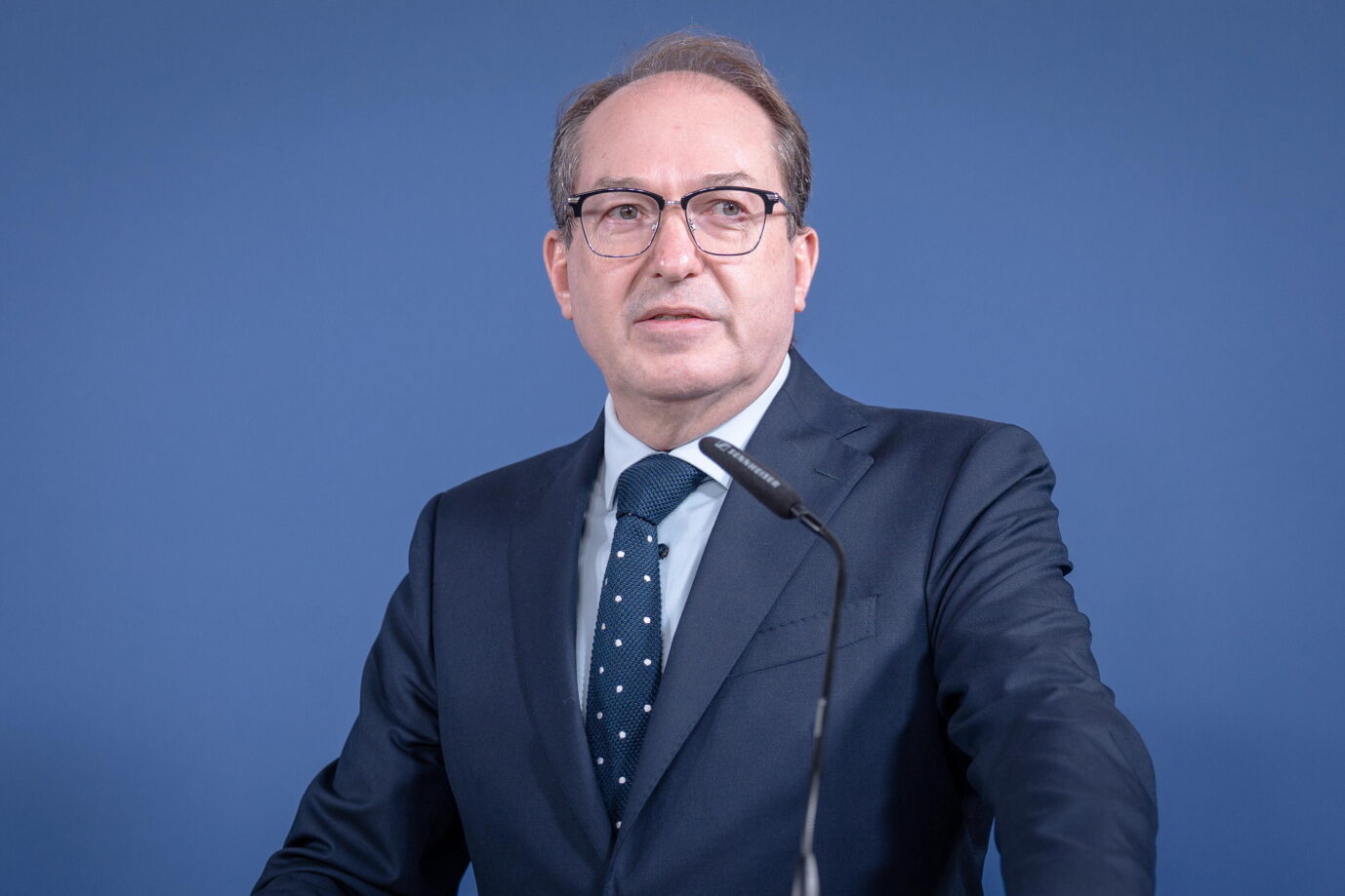 Gemeinsam mit vier Amtskollegen einigte sich Bundesinnenminister Alexander Dobrindt (CSU) auf die Errichtung von Abschiebezentren in Drittstaaten. Foto: picture alliance / Chris Emil Janßen | Chris Emil Janssen