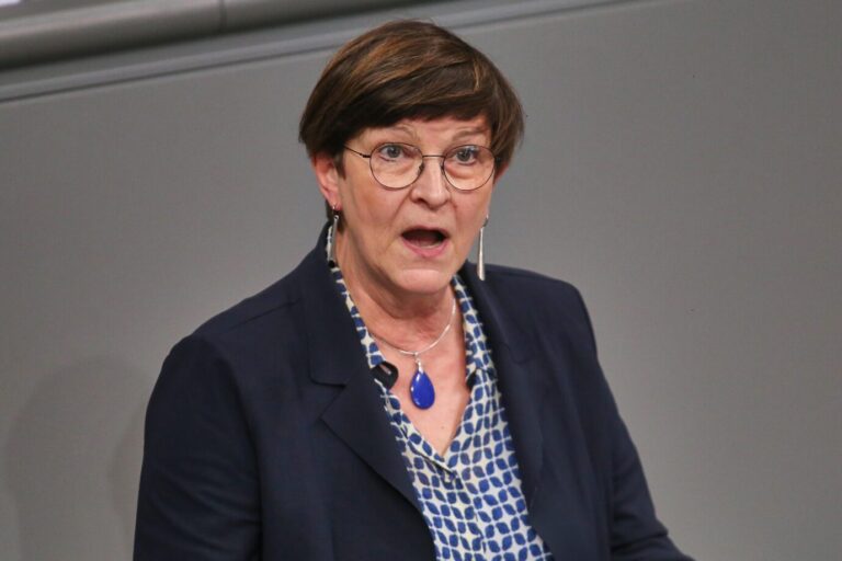 Sieht keinen Zusammenhang zwischen Migration und steigender Gewalt an den Schulen: Saskia Esken, SPD. Foto: picture alliance / dts-Agentur
