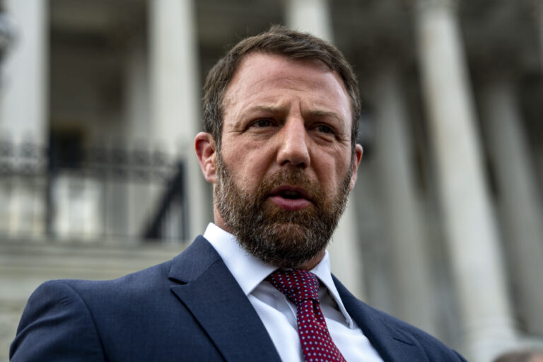 Soll auf Noem folgen: Ex-MMA-Kämpfer Markwayne Mullin. Foto: picture alliance / newscom | BONNIE CASH