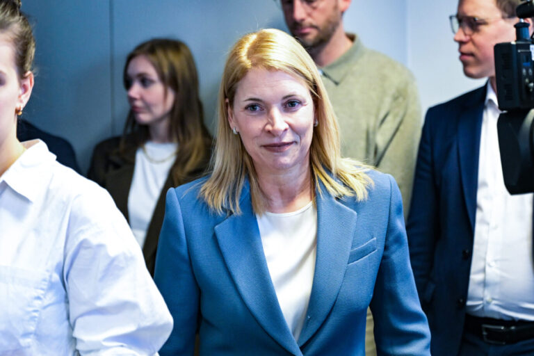 Bahnchefin Evelyn Palla fordert noch mehr Geld für die Deutsche Bahn.