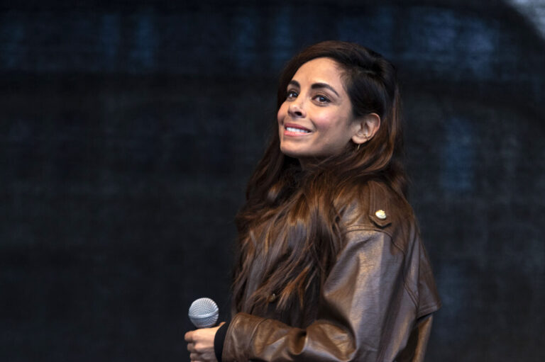 Collien Fernandes bei der Demonstration gegen sexualisierte Gewalt unter dem Motto 'Es reicht! Die Scham muss die Seite wechseln.' auf dem Rathausmarkt. Hamburg, 26.03.2026