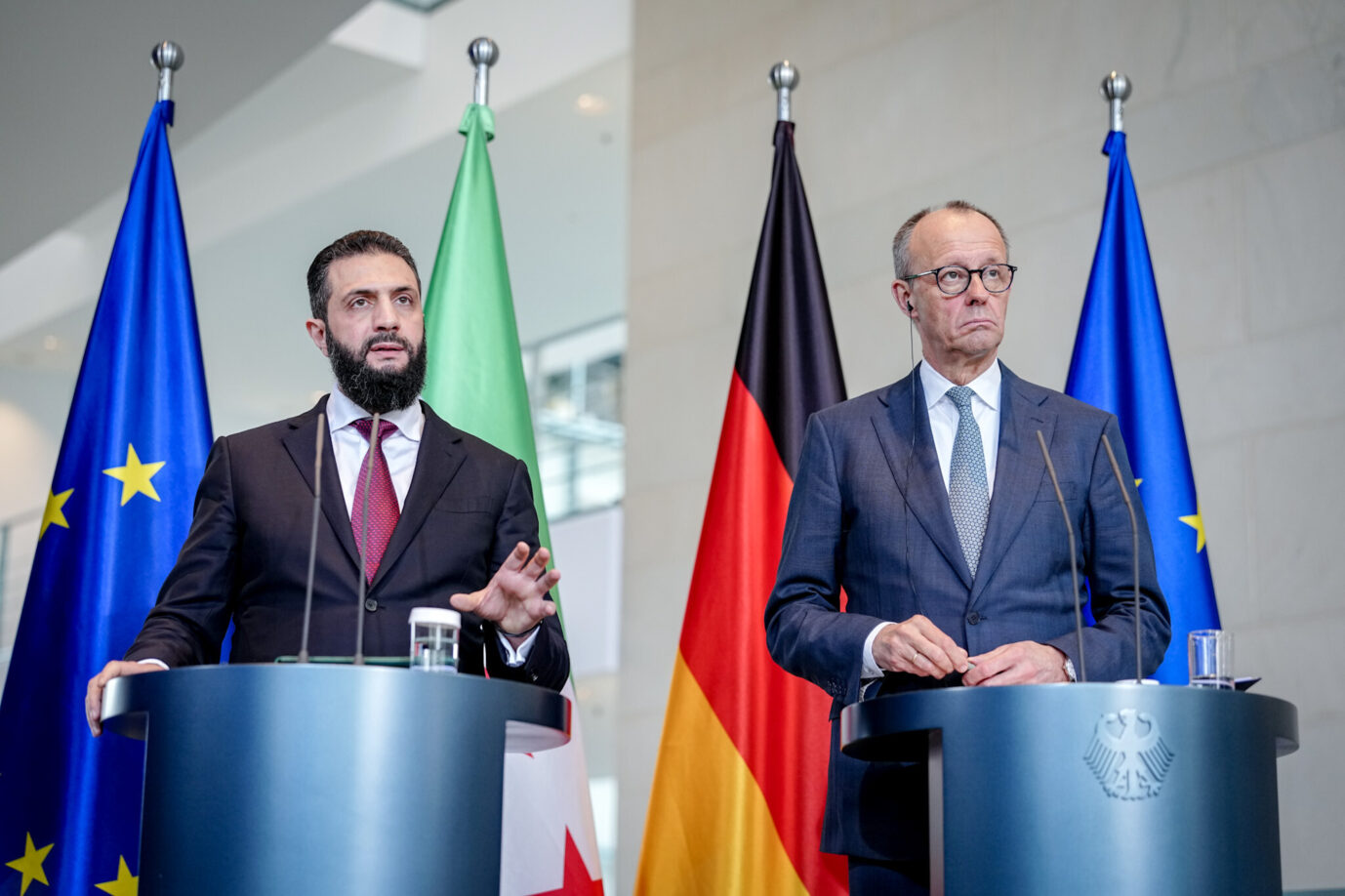 yriens Staatschef Ahmed al-Scharaa und Bundeskanzler Friedrich Merz (CDU). (Themenbild)