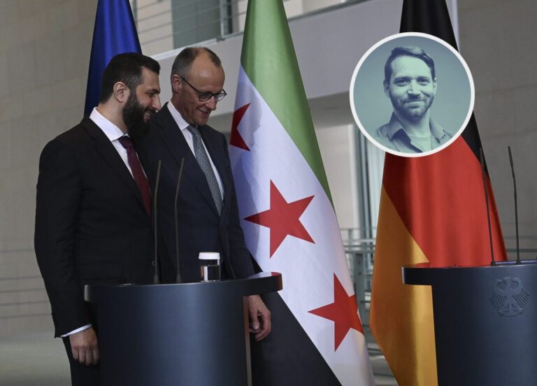 Der syrische Präsident Ahmed al-Sharaa (links) und Bundeskanzler Friedrich Merz (rechts) geben im Anschluss an ihr Treffen im Bundeskanzleramt in Berlin am 30. März 2026 eine gemeinsame Pressekonferenz. Halil Sagirkaya / Anadolu