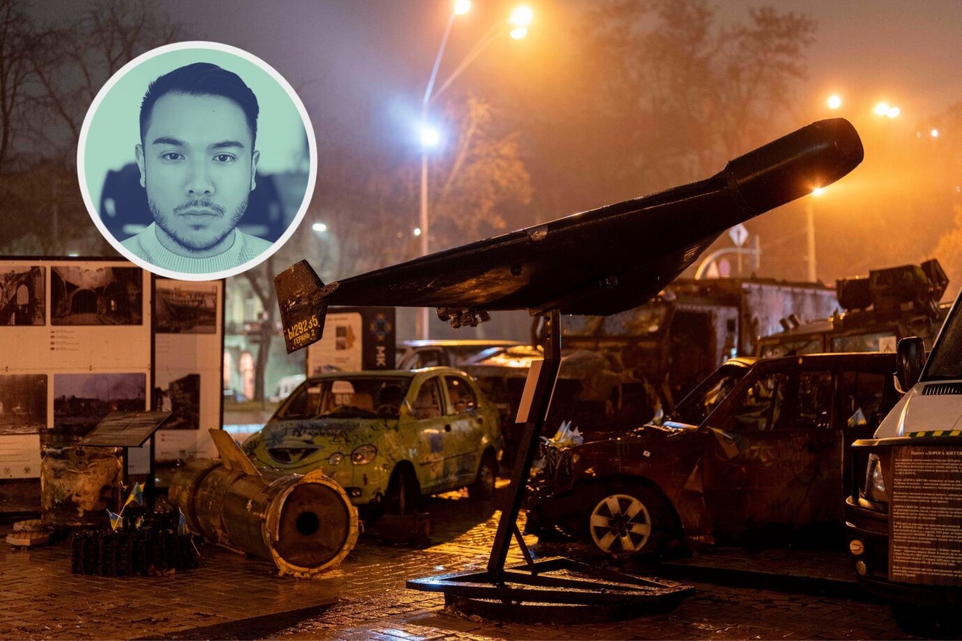 Das Bild zeigt eine zerstörte Shahed-Drohne und andere russische Militärtechnologie in Kiew.