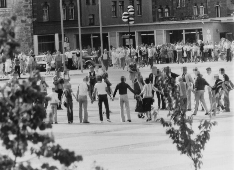 Eine Demonstration des „Weißen Kreises“ in Jena, 1982: Die Protestaktionen in der DDR werden Peter Niebergall bald zum Verhängnis. Foto: Stasi-Unterlagen-Archiv