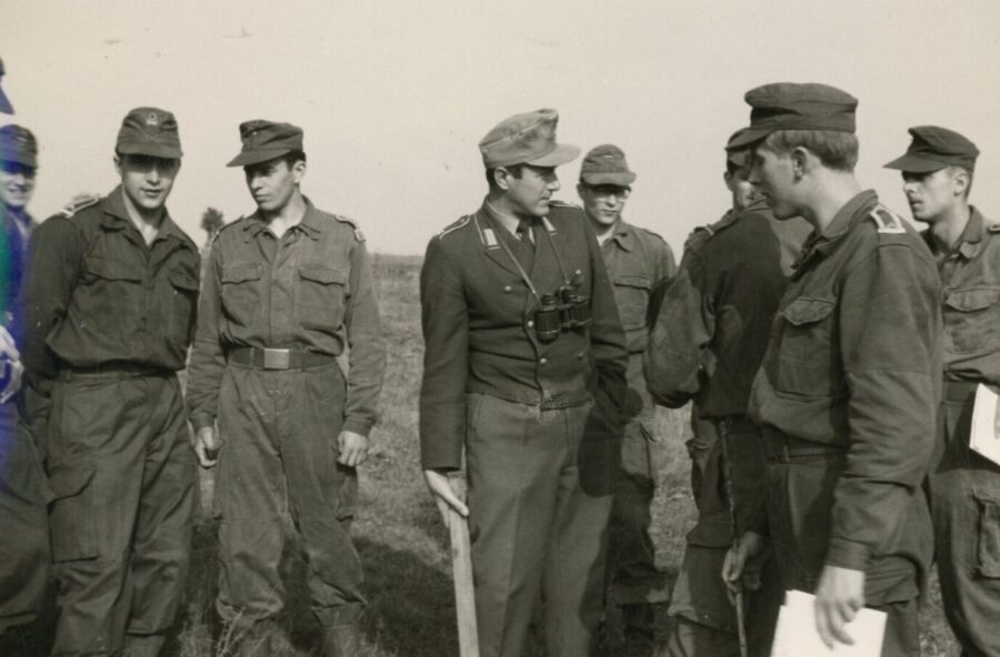 Heinz Rafoth (m.) als Major der Bundeswehr um 1962. 