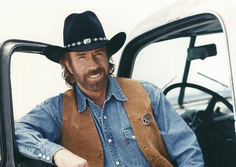 Als Walker, Texas Ranger wurde Chuck Norris einem breiten Publikum berühmt. Der US-Star wurde 86 Jahre alt. Foto: IMAGO / Allstar